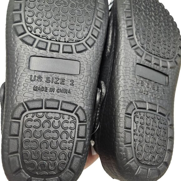 NWT Alligator-Themed‎ Kids Clogs With Strap Dark Gray Rubber Shoes - Picture 4 of 5